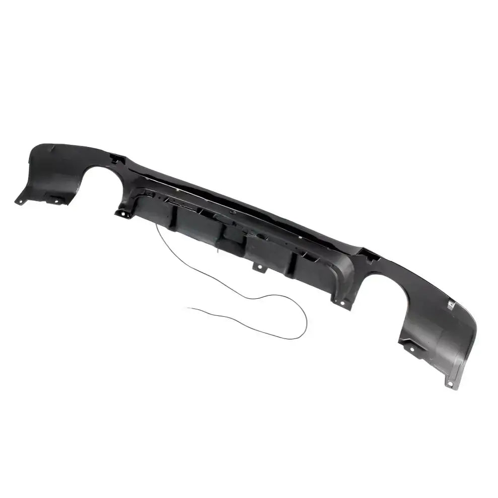 BMW E90 E91 dvigubas difuzorius su LED, blizgus juodas