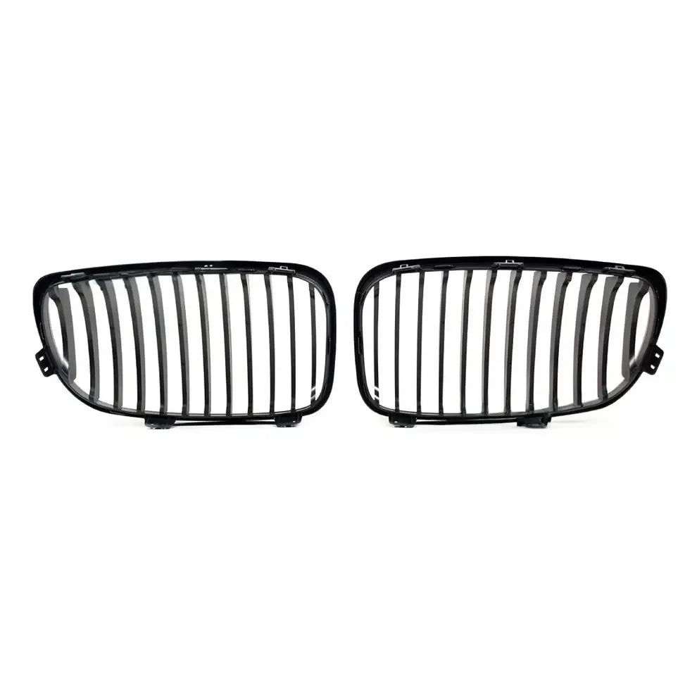 BMW E87 E88 E81 E82 viengubos grotelės LCI, matinės juodos