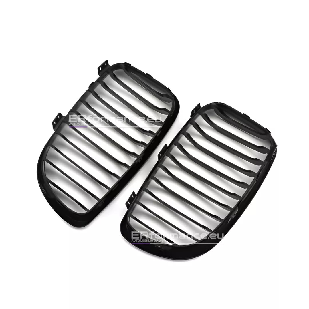 BMW E87 E88 E81 E82 viengubos grotelės LCI (07-11), blizgios juodos