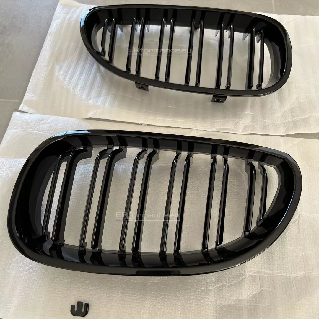 BMW E60 E61 dvigubos grotelės su defektu, nulūže laikikliai