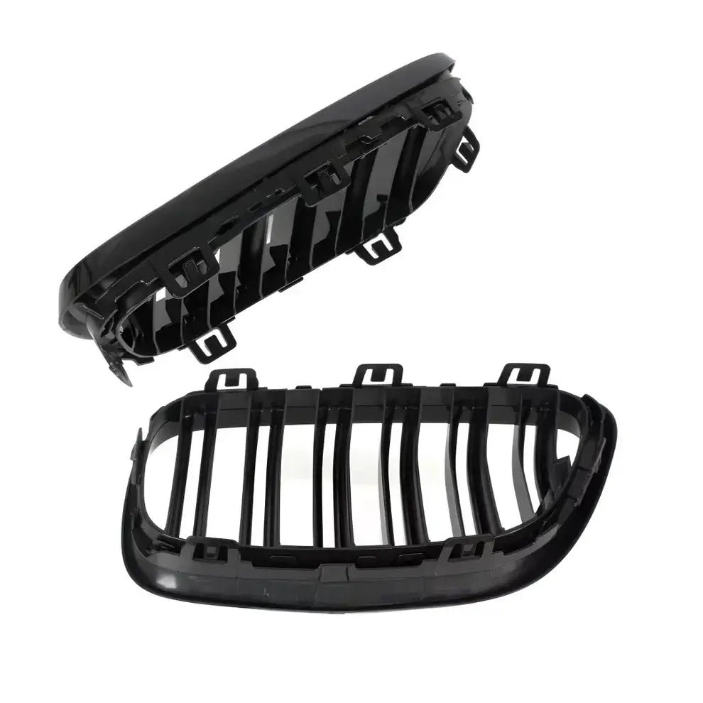 BMW F22 F23 dvigubos grotelės, blizgios juodos
