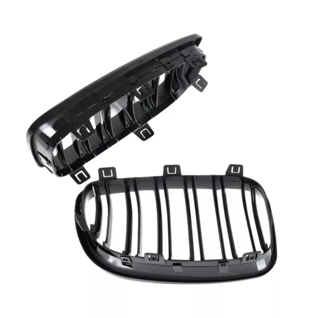 BMW E87 E88 E81 E82 dvigubos grotelės LCI (07-11), blizgios juodos