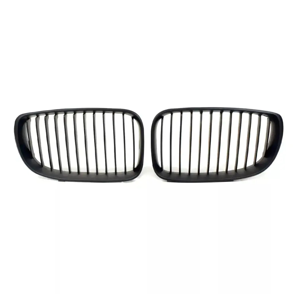 BMW E87 E88 E81 E82 viengubos grotelės LCI, matinės juodos