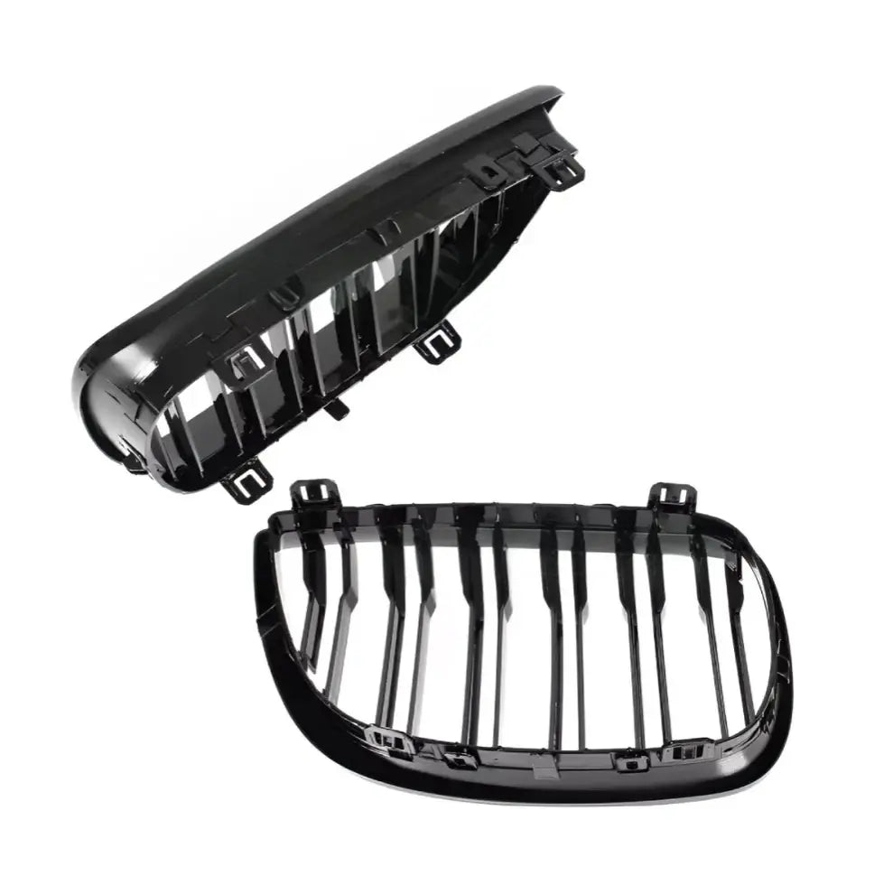 BMW E87 E88 E81 E82 dvigubos grotelės PRE LCI (04-07), blizgios juodos