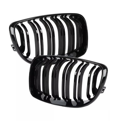 BMW E87 E88 E81 E82 dvigubos grotelės LCI (07-11), blizgios juodos