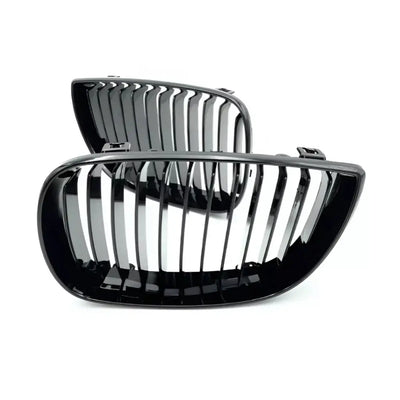 BMW E87 E88 E81 E82 viengubos grotelės PRE LCI (04-07), blizgios juodos