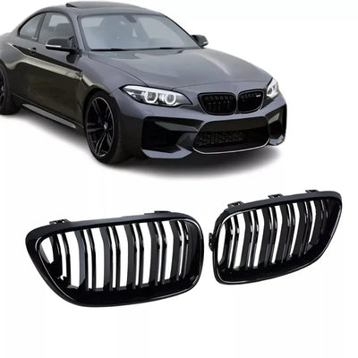 BMW F22 F23 dvigubos grotelės, blizgios juodos