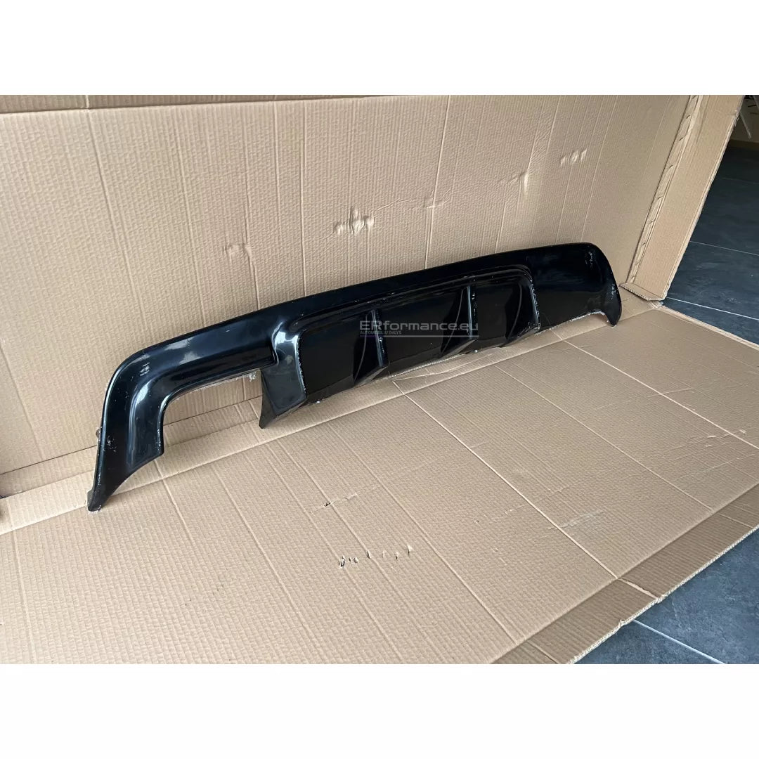 BMW E60 E61 difuzorius viengubas, blizgus juodas