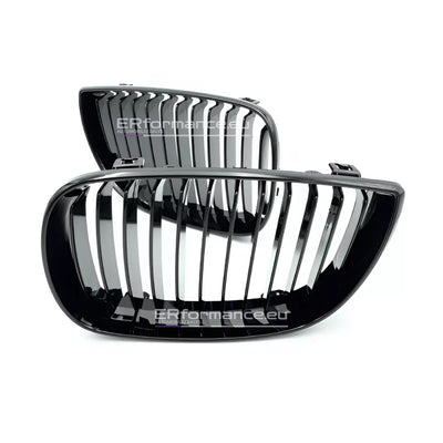BMW E87 E88 E81 E82 viengubos grotelės PRE LCI (04-07), blizgios juodos