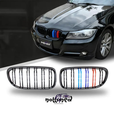 BMW E90 E91 LCI dvigubos M stiliaus grotelės, blizgios juodos