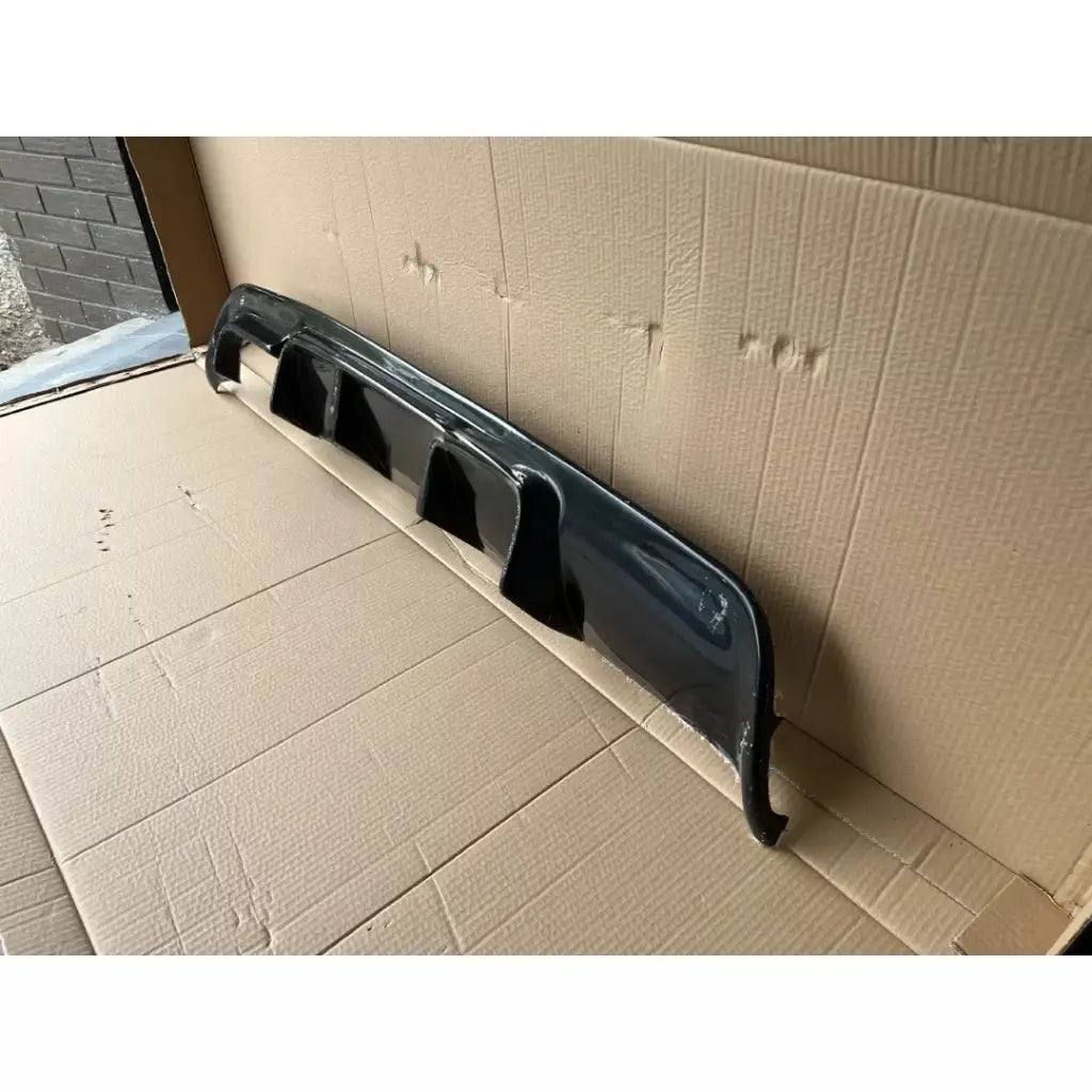 BMW E60 E61 difuzorius viengubas, blizgus juodas