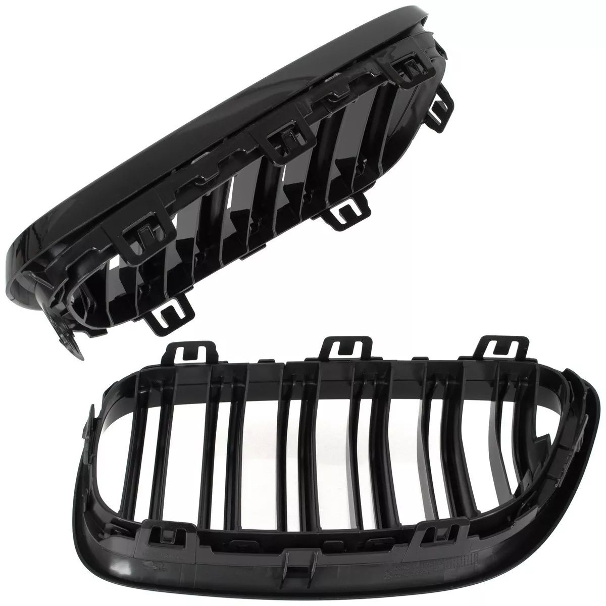 BMW 2 F22 2012- grotelių tarp žibintų (kairė ir dešinė) komplektas JUODOS BLIZGIOS DVIGUBOS JUOSTELĖS