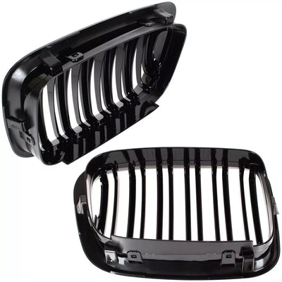 BMW 3 E46 97-01 SEDANAS / KOMBI grotelės tarp žibintų kairėje ir dešinėje komplekte JUODOS BLIZGIOS DVIGUBOS JUOSTELĖS