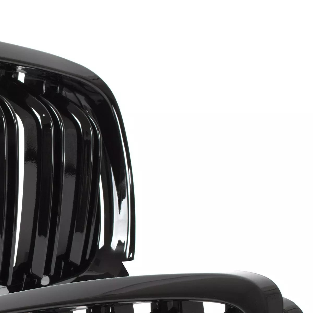 BMW 3 E90 / E91 09-13 SEDANAS / UNIVERSALAS grotelių tarp žibintų kairė ir dešinė komplektas JUODOS BLIZGIOS DVIGUBOS JUOSTELĖS