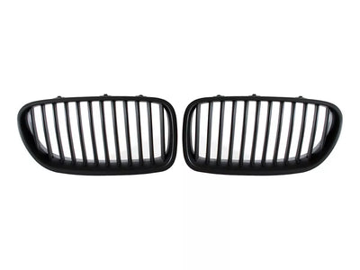 BMW 5 F10 / F11 2011- grotelių tarp žibintų komplektas kairėje ir dešinėje, MATINĖS JUODOS