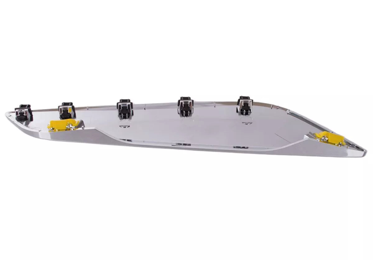 BMW 5 G30 F90 17-23 chromuota priekinio sparno apdaila kairė