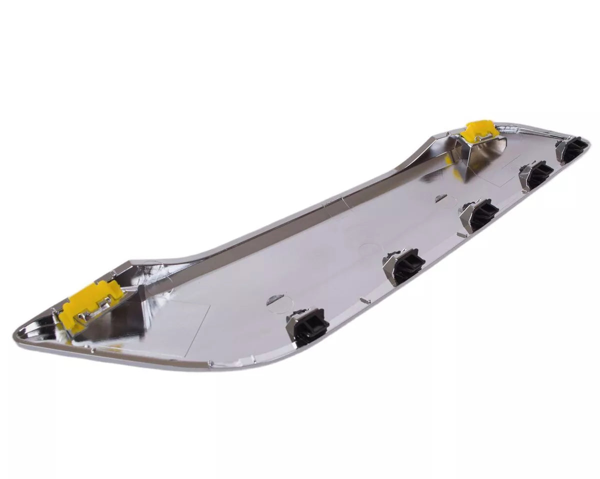 BMW 5 G30 F90 17-23 chromuota priekinio sparno apdaila kairė