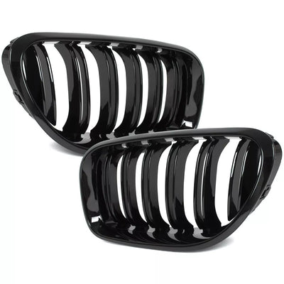 BMW 6 F06 F12 F13 10-18 grotelių tarp žibintų komplektas kairėje + dešinėje juodos blizgios dvigubos juostos