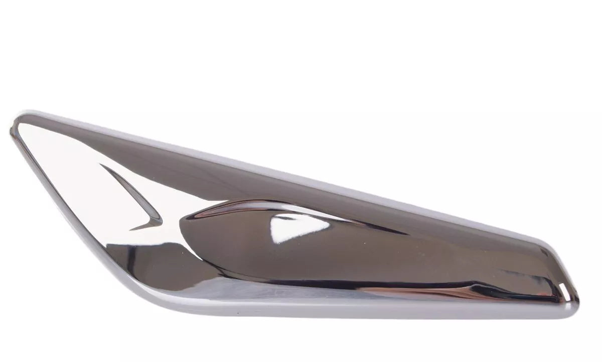 BMW X3 F25 10-17 chromuota priekinio sparno apdaila kairė