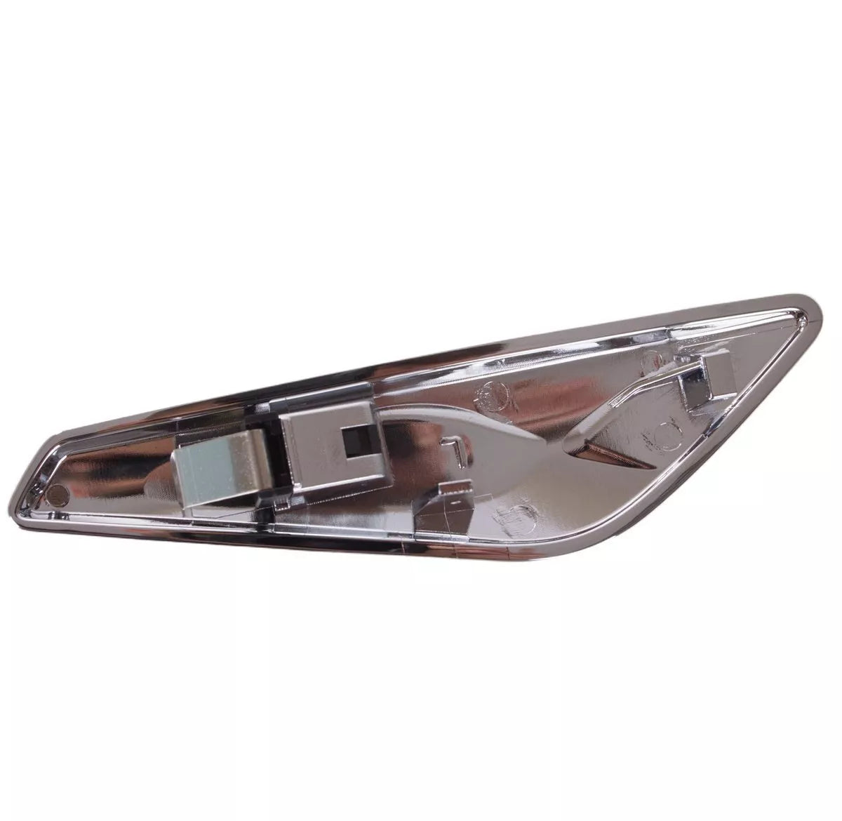 BMW X3 F25 10-17 chromuota priekinio sparno apdaila kairė