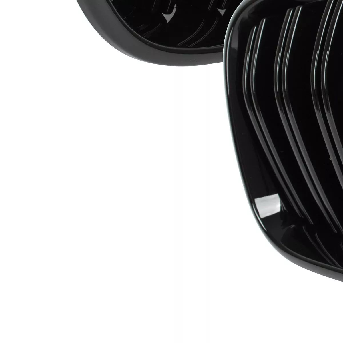 BMW X3 F25 11-14 grotelių tarp žibintų kairė ir dešinė komplektas JUODAS BLIZGIUS DVIGUBAS JUOSTELIS