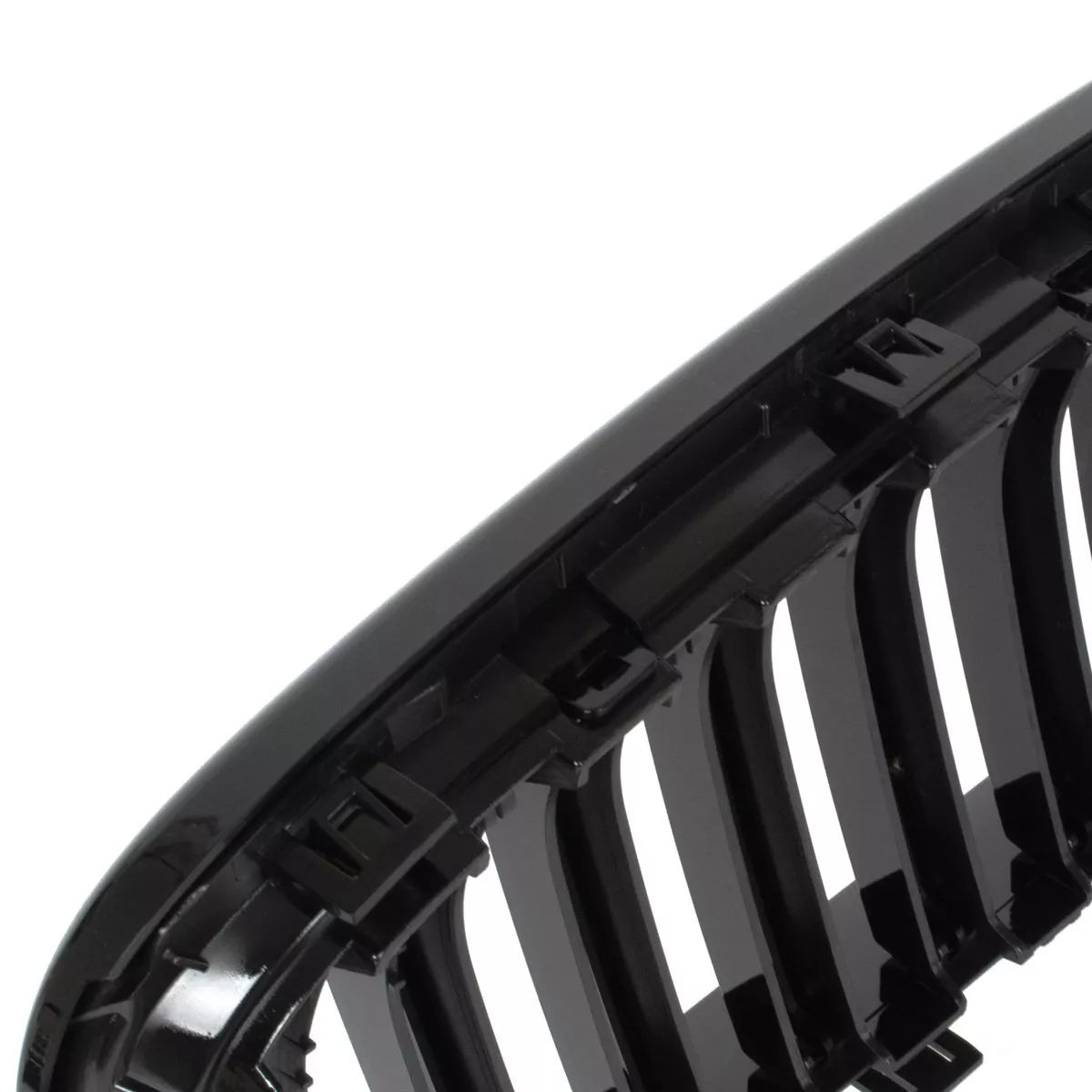 BMW X3 F25 11-14 grotelių tarp žibintų kairė ir dešinė komplektas JUODAS BLIZGIUS DVIGUBAS JUOSTELIS